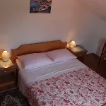 丽娜别墅酒店 3* Ičići