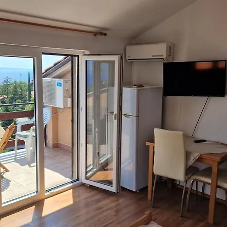 Casa de hóspedes Lina 3*