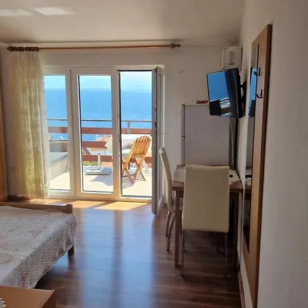 Casa de hóspedes Lina 3*