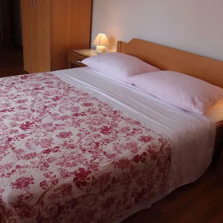 Gostinjska kuća Lina 3*