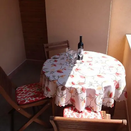 Lina Gostinjska kuća 3*