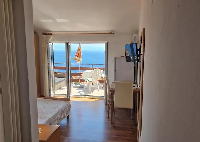 Lina Maison d'hôtes Ičići